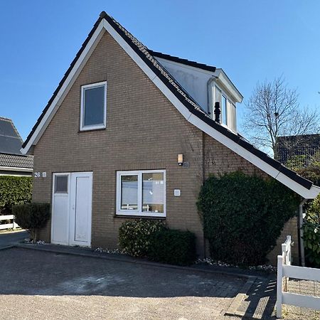 Huebsches Ferienhaus In Ouddorp - Fusslaeufig Zum Strand Und Zentrum Экстерьер фото